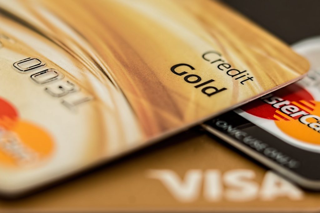 Pros & Cons of Credit Cards